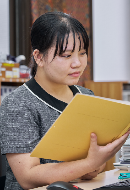 新卒　中間さん